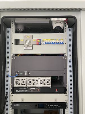 IP55 外部電池キャビネット 組み込み電源システム 9KW 48VDC電波電源直線器