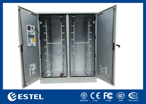 IP65 42U 二室室外電気キャビネット 強化耐久性と保護のためにRAL7035,1.5mm電熱鋼&SUS316ステンレス鋼構造